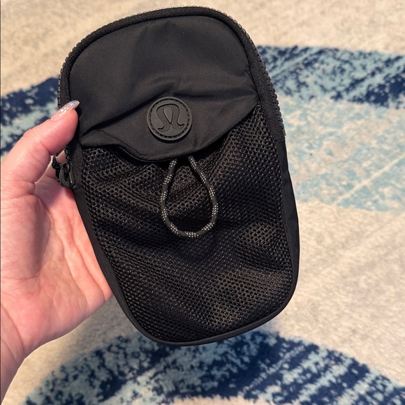 lululemon athletica Black Crossbody Bag - Picture 2 of 4